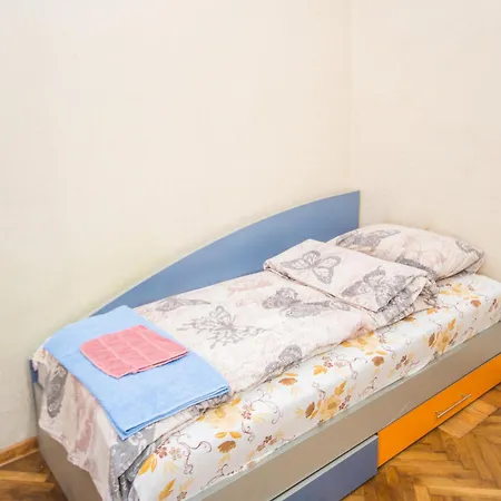 Apartment The Square - 2 Bedrooms Retro Flat With Great Location, 1st Fl *