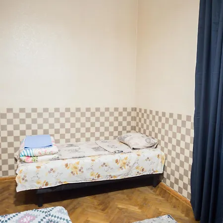 The Square - Old Flat With 2 Bedrooms, 1st Fl Apartment