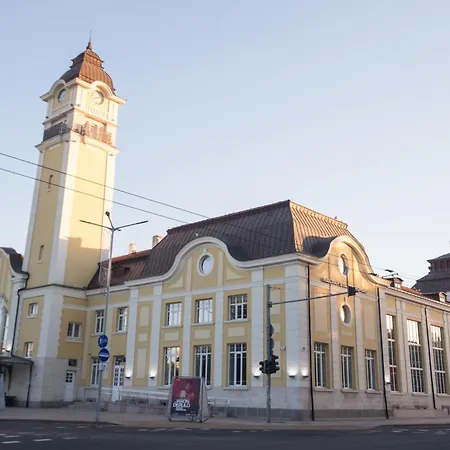 The Square - Old Flat With 2 Bedrooms, 1st Fl Apartment *