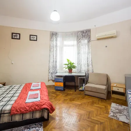 The Square - 2 Bedrooms Retro Flat With Great Location, 1st Fl * Burgas
