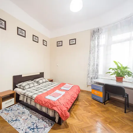 Apartment The Square - 2 Bedrooms Retro Flat With Great Location, 1st Fl