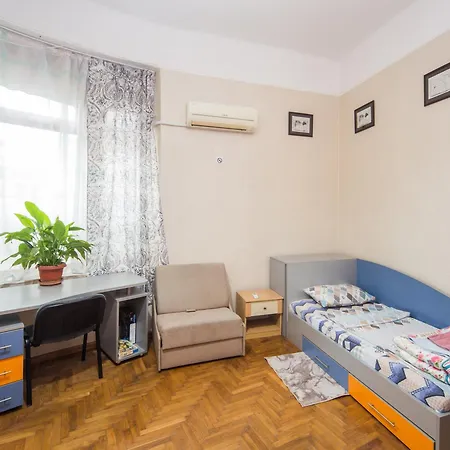 The Square - Old Flat With 2 Bedrooms, 1st Fl Apartment Burgas City
