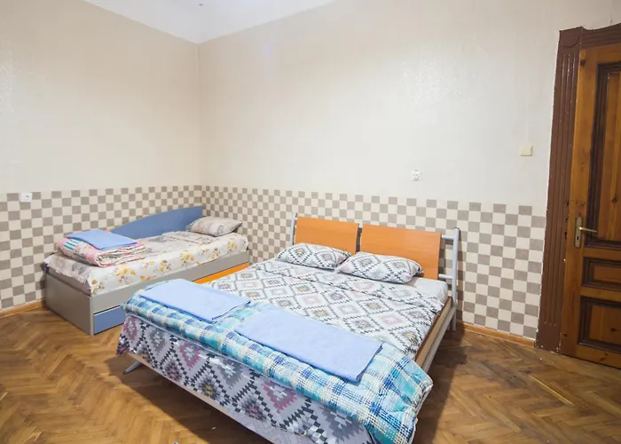 The Square - Old Flat With 2 Bedrooms, 1st Fl Μπουργκάς