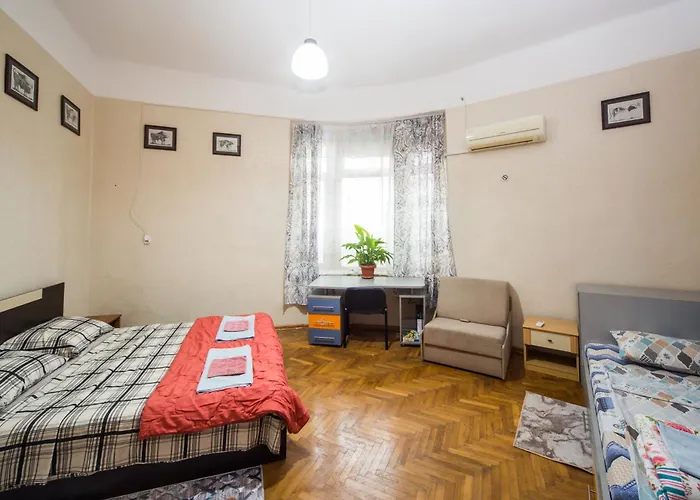 The Square - Old Flat With 2 Bedrooms, 1st Fl * Μπουργκάς