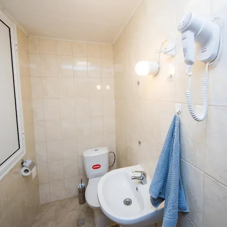 Двустаен апартамент в к-с Славейков блок 33 *