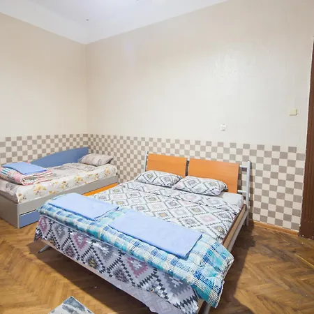 The Square - Old Flat With 2 Bedrooms, 1st Fl Burgas
