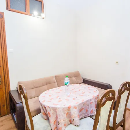 Appartamento The Square - Old Flat With 2 Bedrooms, 1st Fl *
