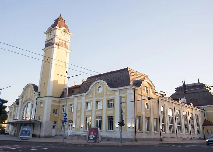 The Square - Old Flat With 2 Bedrooms, 1st Fl Апартамент *